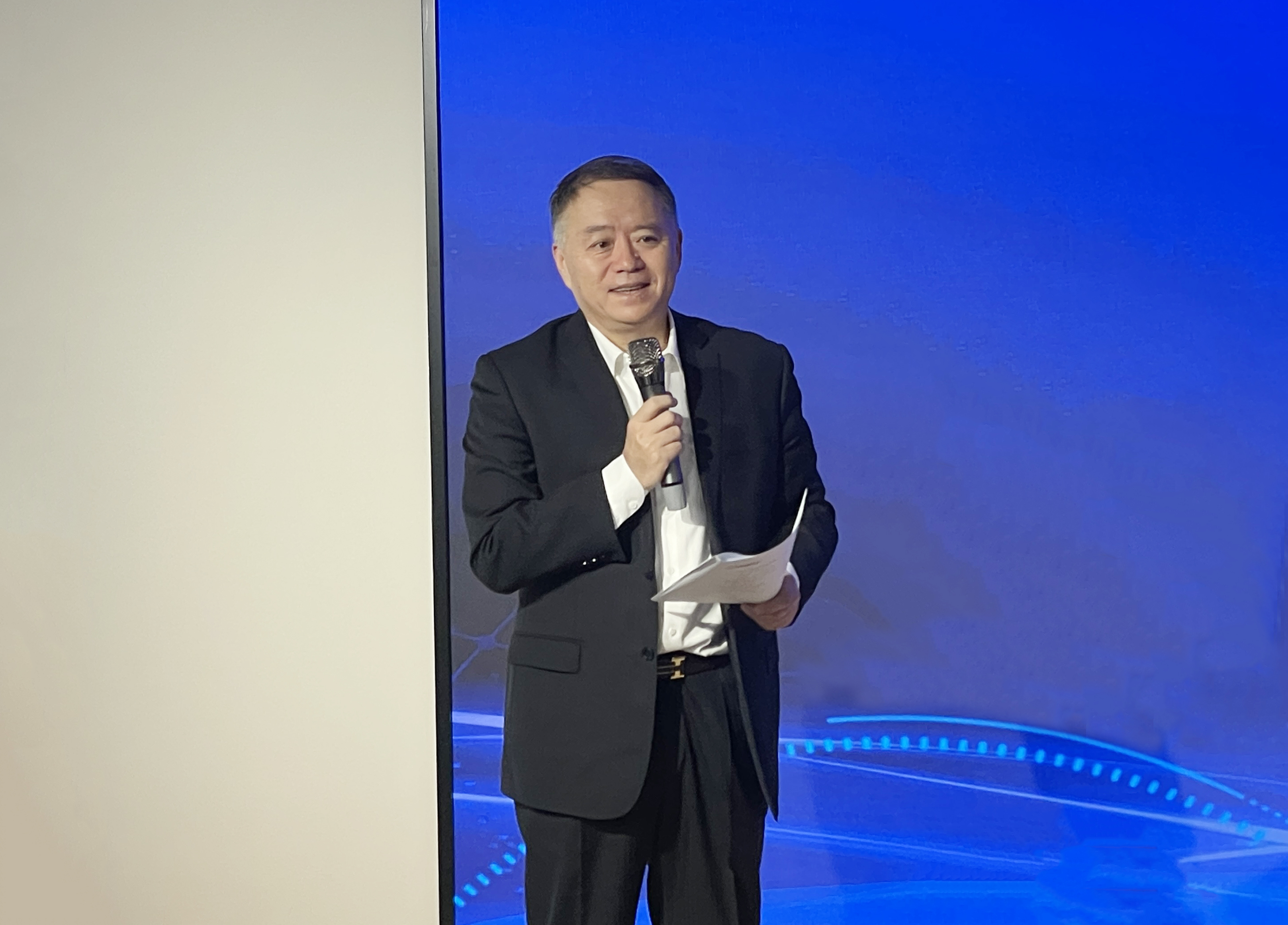 四方聚力 智創(chuàng)未來|河南具身智能產(chǎn)教融合聯(lián)合體正式成立(圖2) 楊總講話.jpg